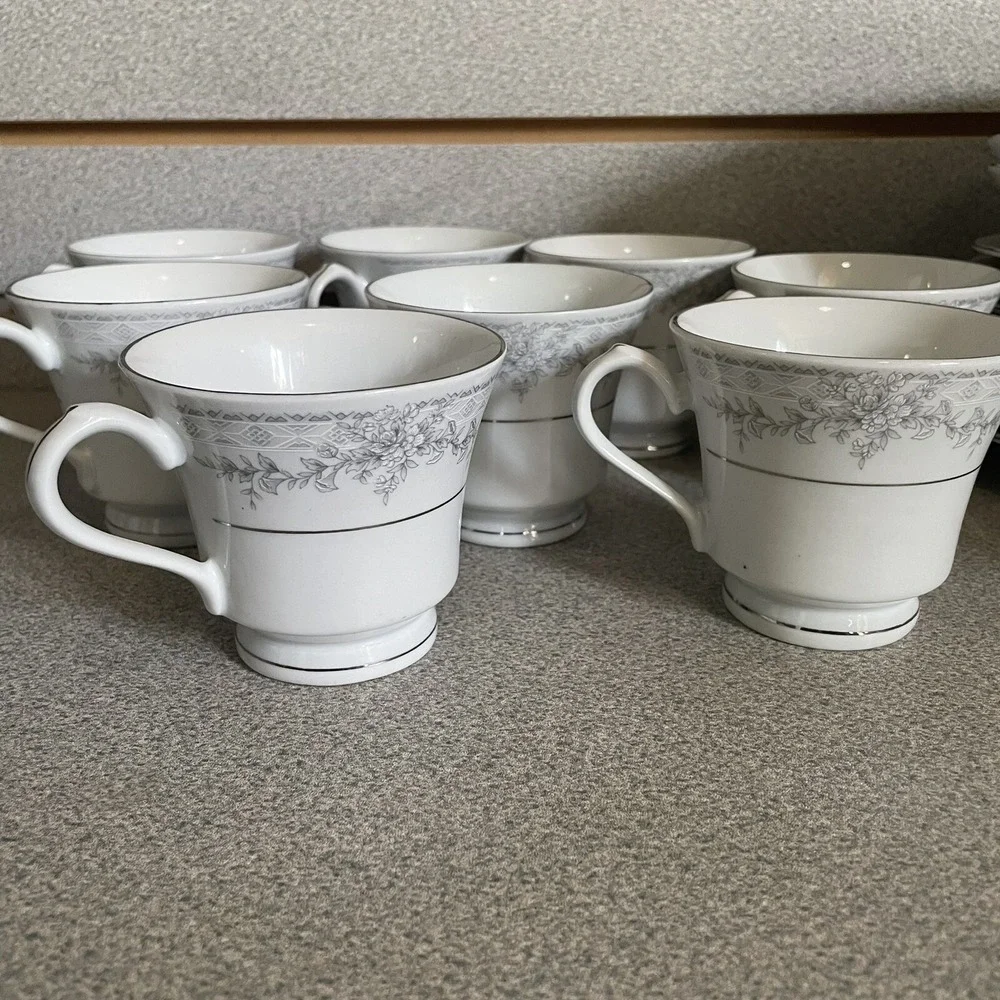 Beautiful Noritake Legendary‎ Sweet Leilani Fine China Set (43 pieces)  VINTAGE